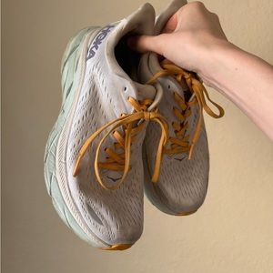 Hoka Clifton 9 AS IS